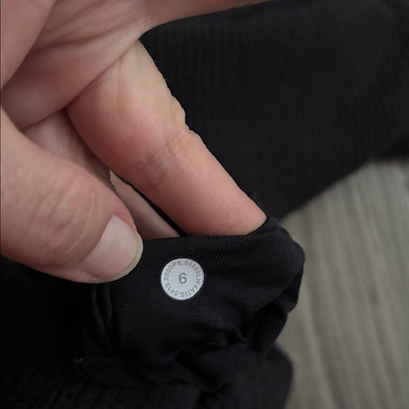 Lululemon | On Repeat High-Collared Long Full-Zip Jacket in Black Size 6 - Picture 15 of 15